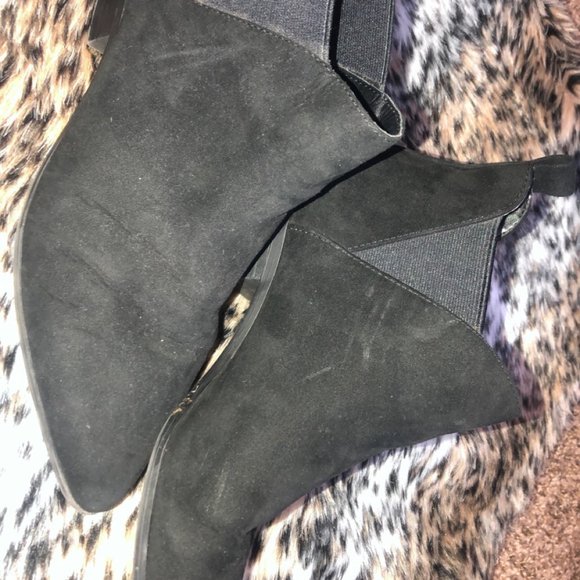Pointed Flat Booties - Picture 3 of 3